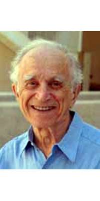 David Easton, Canadian political scientist., dies at age 97